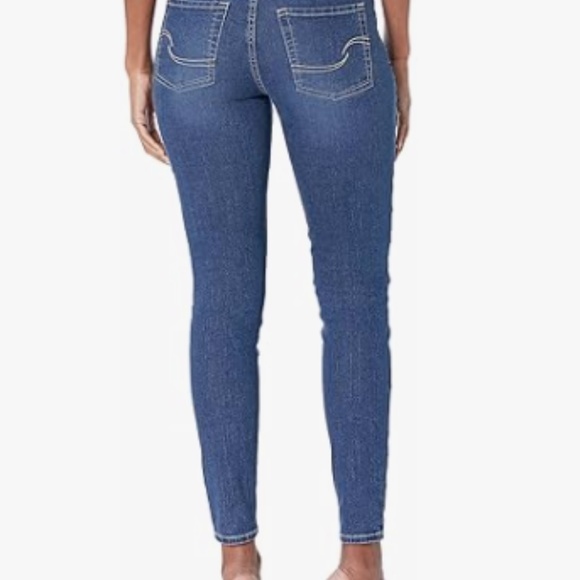 Signature by Levi Strauss & Co. Gold Label Totally Shaping Pull-On Skinny Jeans - Picture 2 of 10